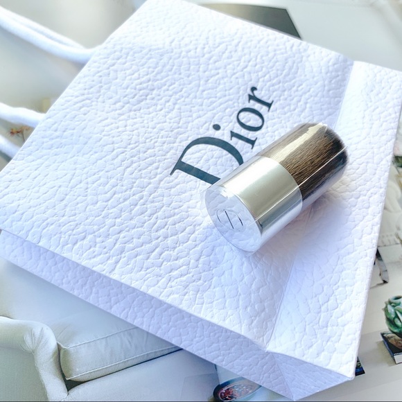 Dior Other - Dior Mini Kabuki Brush
